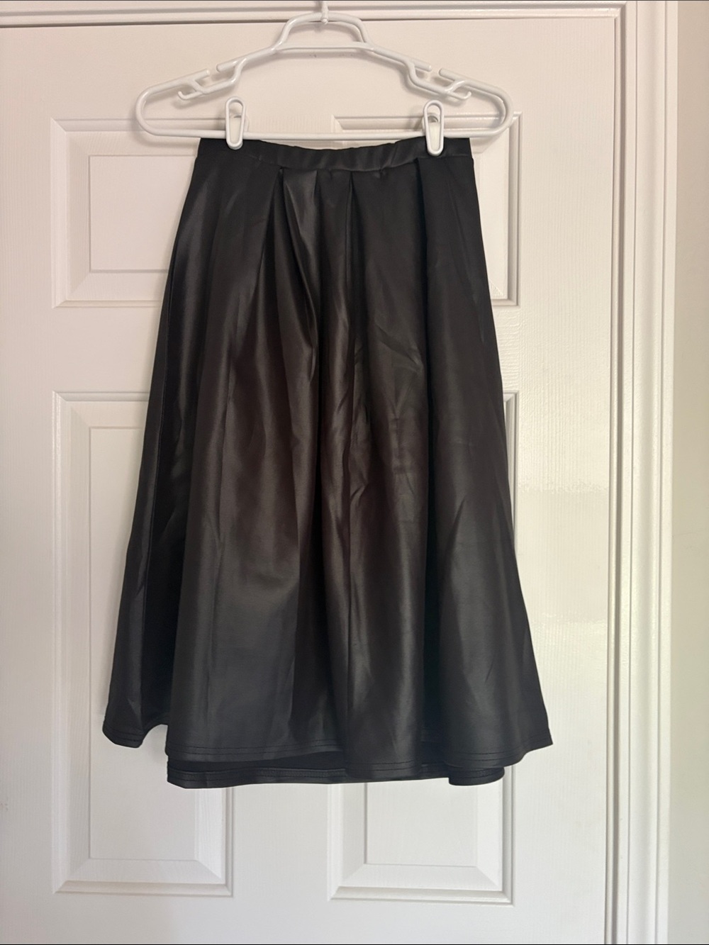 Boo Hoo Sz 8 Women's Black A-Line Skirt - Classic Flare - Picture 2 of 5